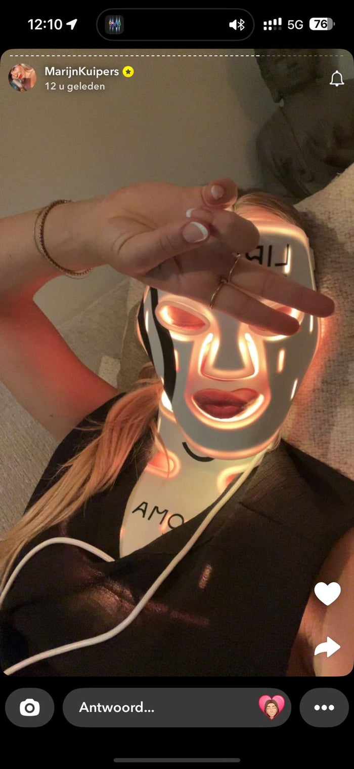 Klant deelt in een Instagram-story haar ervaring met het Liroma LED gezichtsmasker